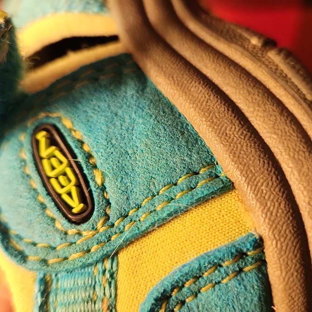 Keen Kids Aqua Blue and Yellow Sandals Size Toddler 6 - Picture 14 of 16